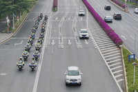 光明交警护航十五运会交通防线