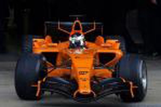 图文-迈凯轮新车MP4-21亮相全新"橙箭"出舱