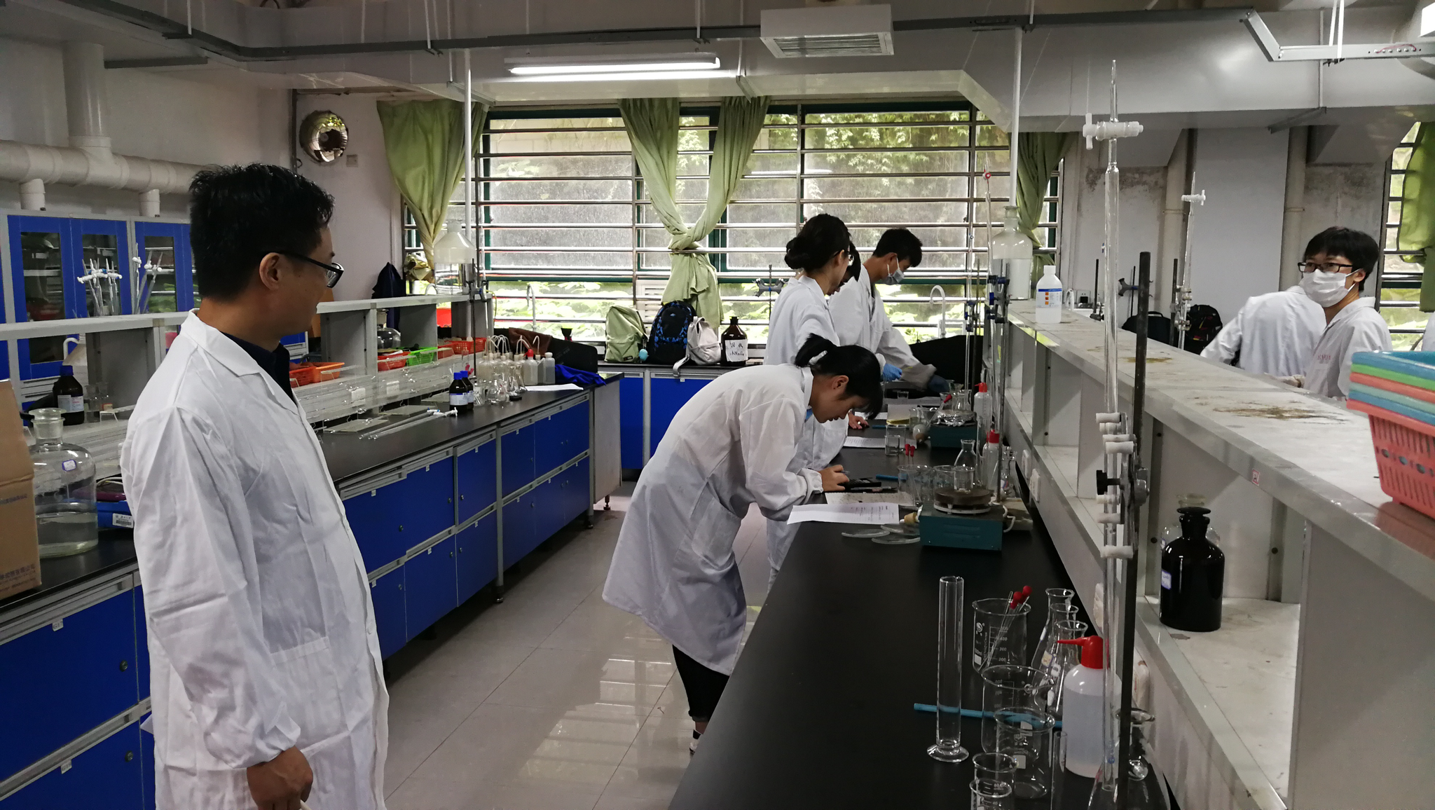 2018年湖南大学第三届化学实验技能竞赛举行